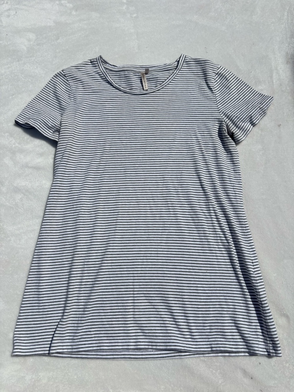 Banana Republic White and gray  Striped Short Sleeve Tee